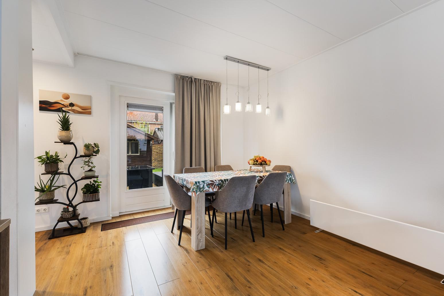 Tussenwoning te koop: Cederstraat 7, Leeuwarden