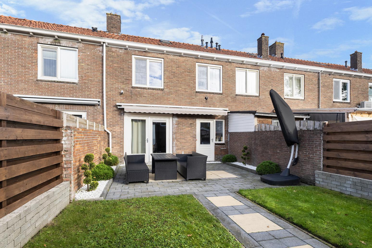 Tussenwoning te koop: Cederstraat 7, Leeuwarden