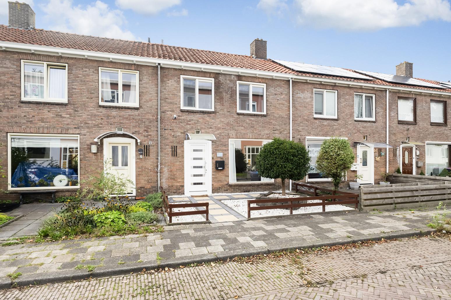 Tussenwoning te koop: Cederstraat 7, Leeuwarden