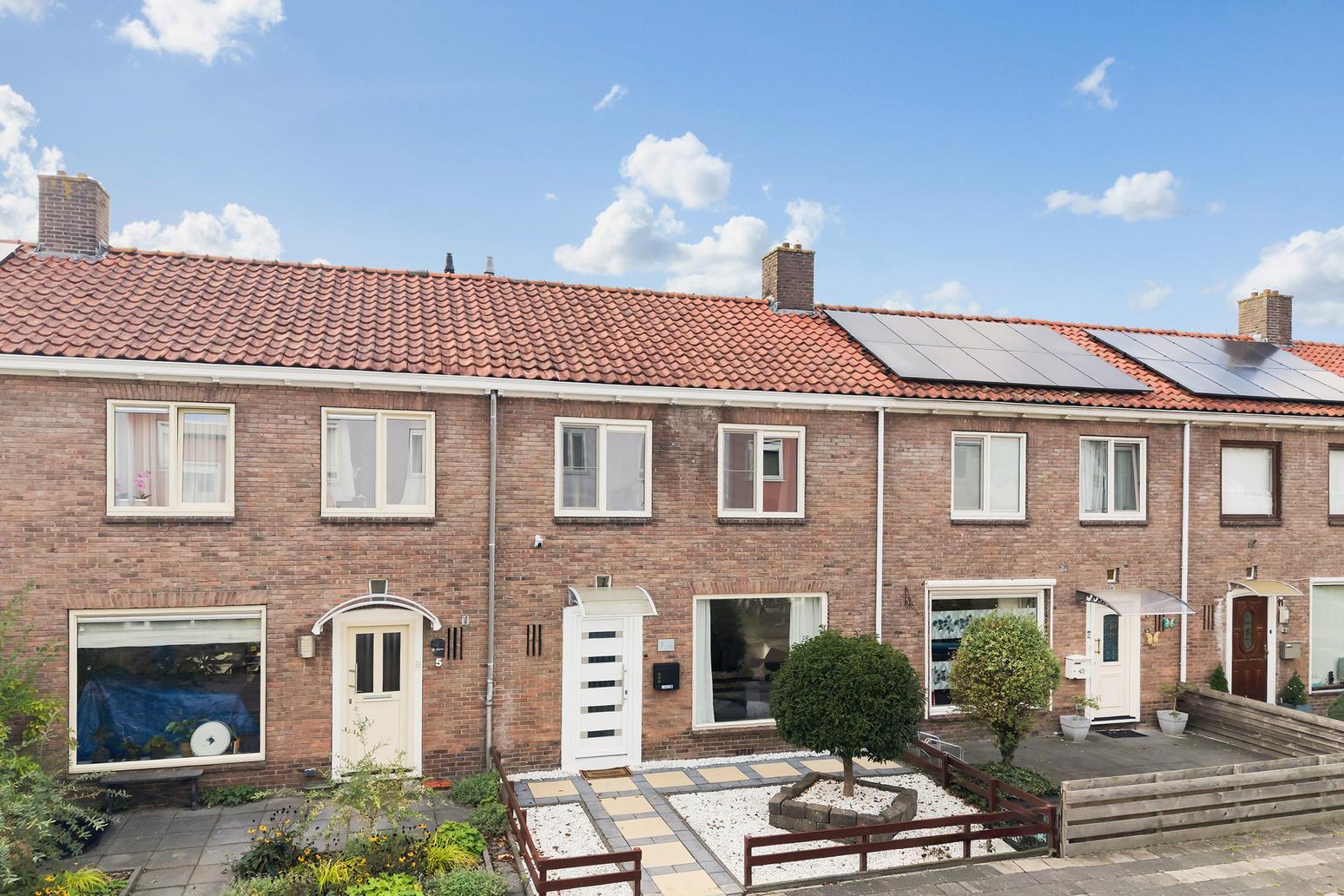 Tussenwoning te koop: Cederstraat 7, Leeuwarden