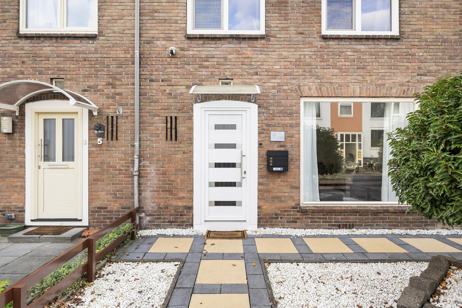 Tussenwoning te koop: Cederstraat 7, Leeuwarden
